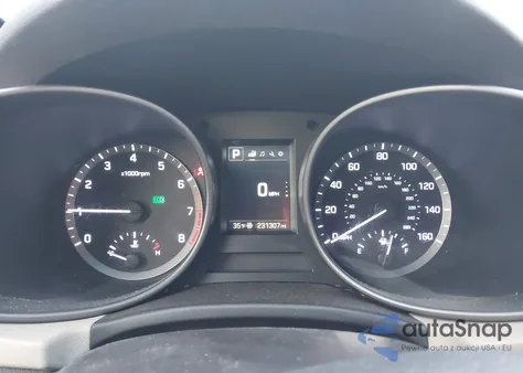 2017 Hyundai Santa Fe Sport 2.4L z USA, uszkodzony, nr VIN 5NMZUDLB0HH026433